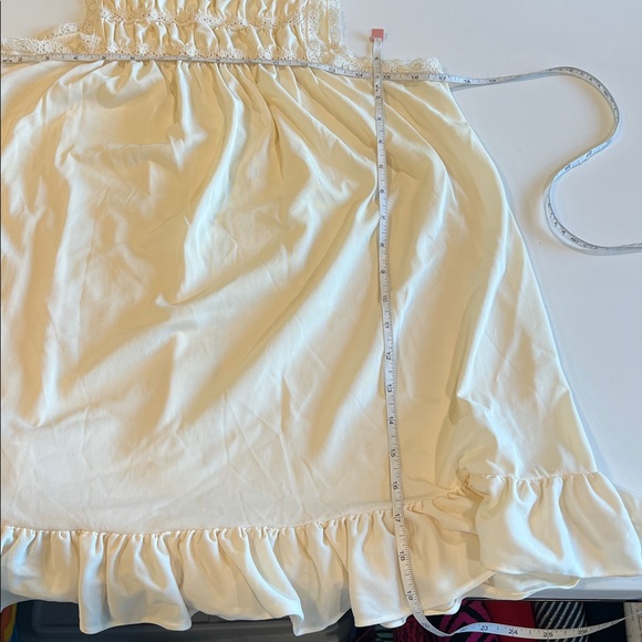 Vintage Cream Chemise - Picture 7 of 8